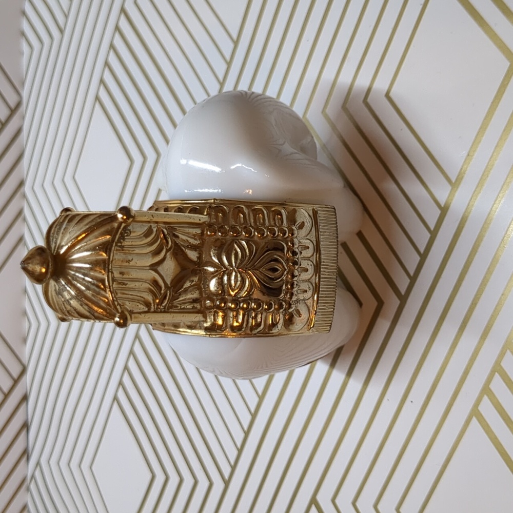 Vintage Avon Royal Elephant 1970 White Glass with Gold Top 4"